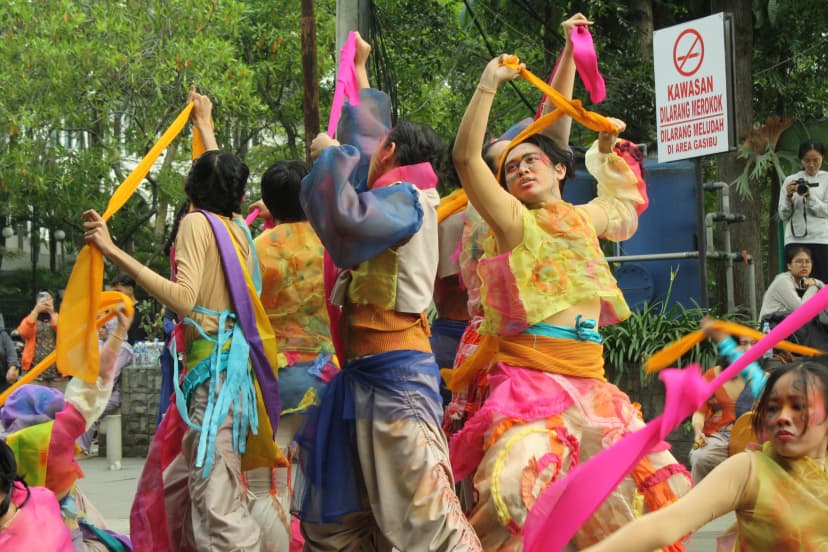 Beranda Bersama: Seni Dadakan di Tengah Kota